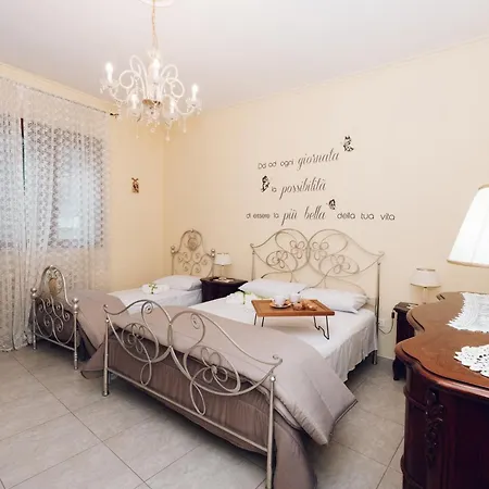 Le Quattro Stagioni Apartment Brindisi Exterior photo